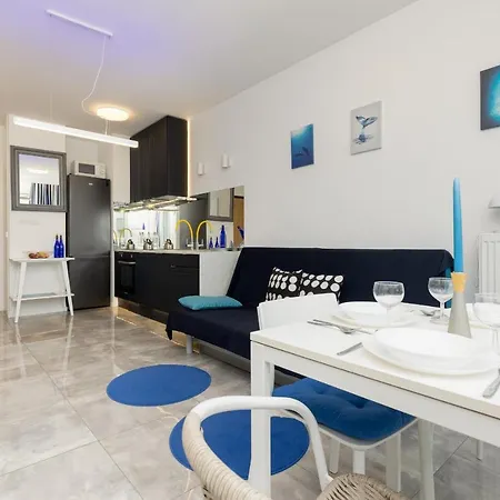 Hugo By Renters * Varsó