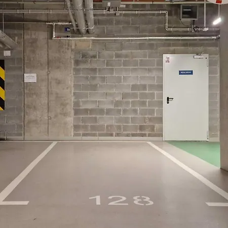 Hugo By Renters * Βαρσοβία