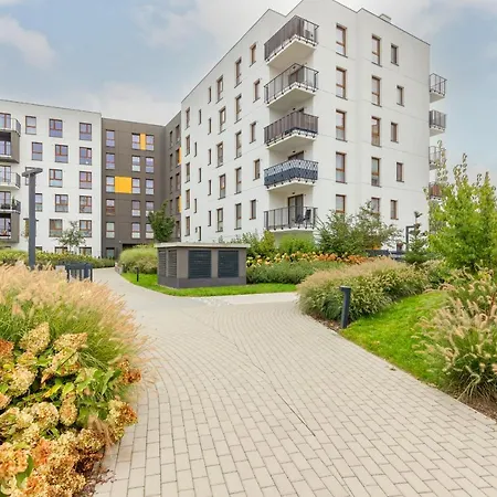 Hugo By Renters *